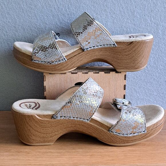Dansko Sophie Women’s 39 / 9 Snakeskin Metallic Silver Wood Heel Sandals Shoes - Picture 6 of 12